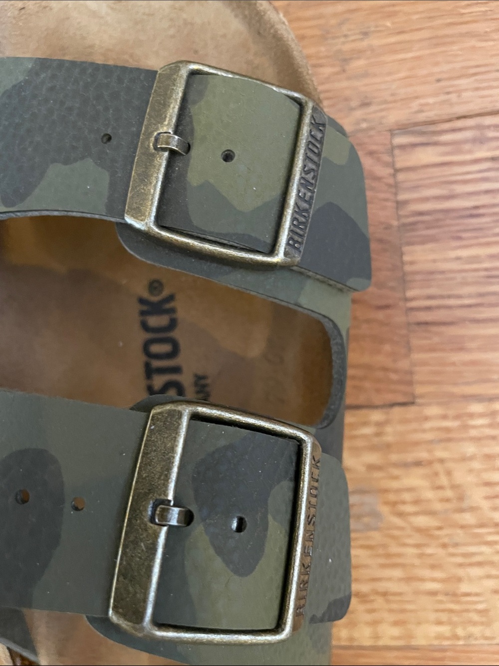 Birkenstock Arizona Camo Two-Strap Sandals - Olive & Dark Green 38 EUC - Picture 3 of 9